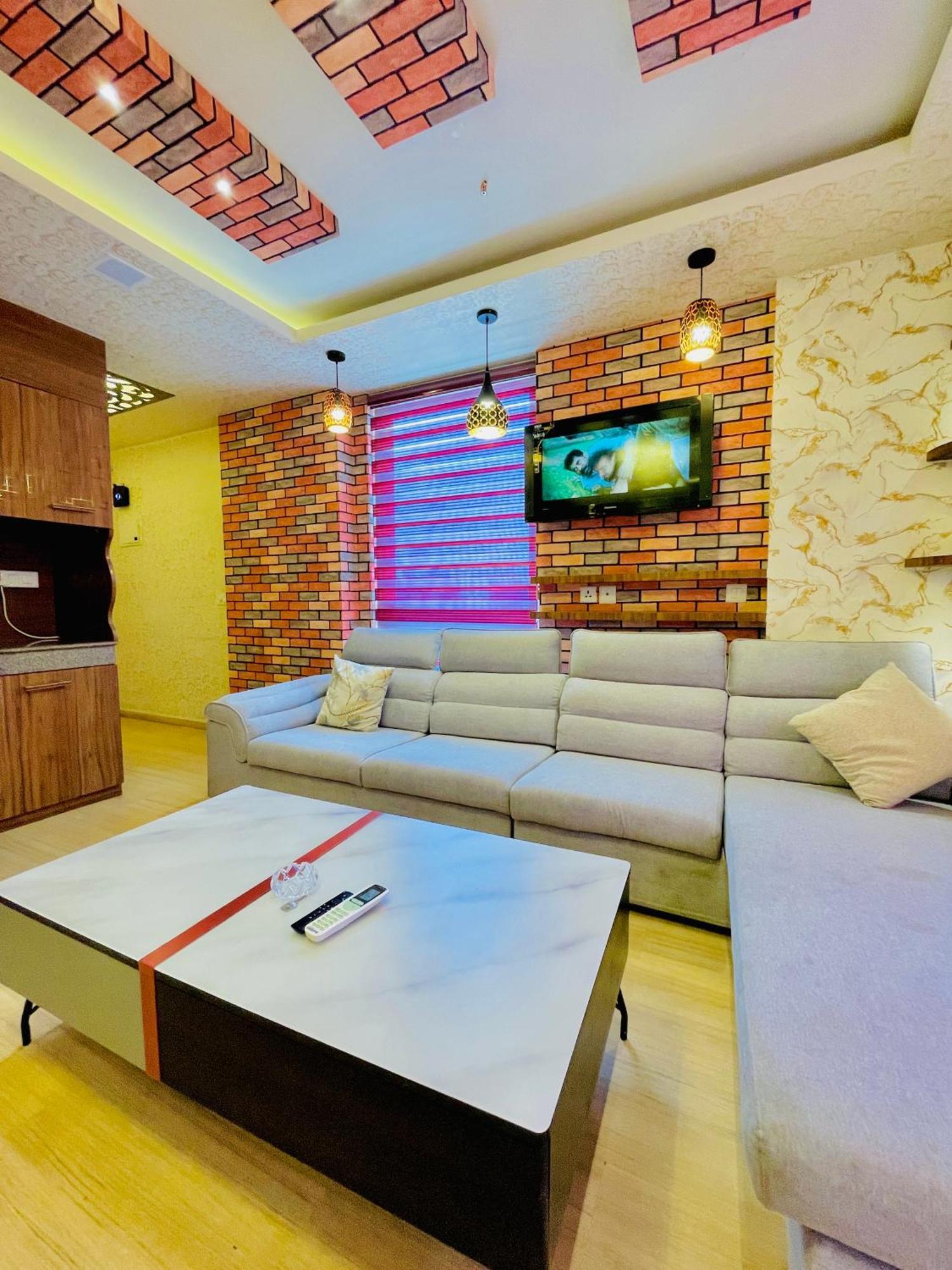 Dolphin Inn & Suites Manhattan Lucknow Ngoại thất bức ảnh